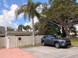 8204 SW 82nd Pl in Miami, FL - Building Photo