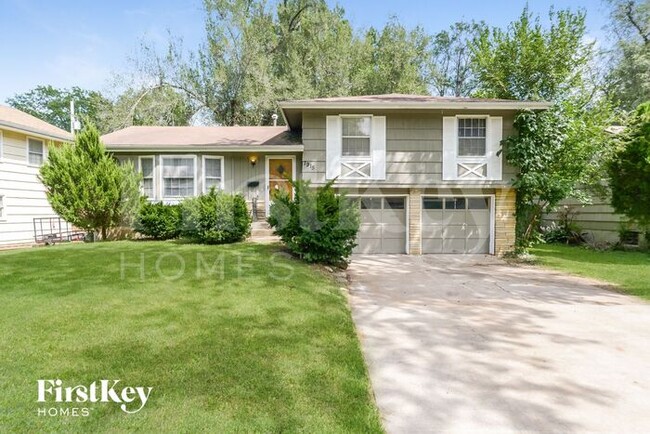 property at 7915 Elm Ave