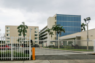 Dante Fascell in Miami, FL - Foto de edificio - Building Photo