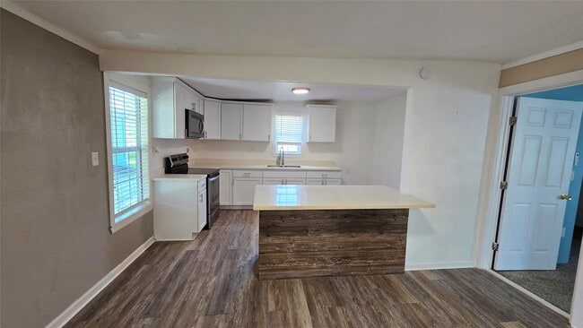 property at 2717 County Rd 3479B