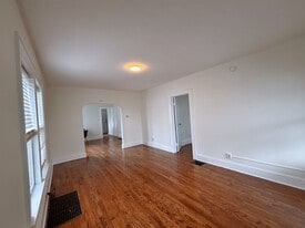 201 Lillian Ave, Unit 201 Lilian in Syracuse, NY - Building Photo