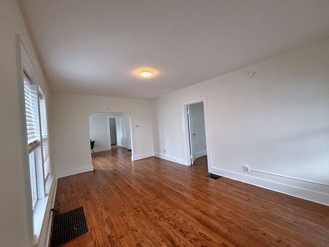 201 Lillian Ave, Unit 201 Lilian, Unit 201 Lilian