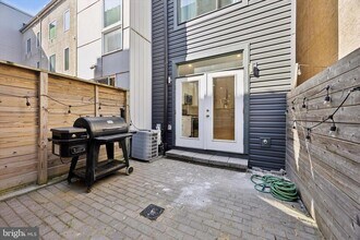 548 E Hewson St in Philadelphia, PA - Building Photo - Building Photo