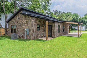 117 W Sears St in Denison, TX - Building Photo - Building Photo