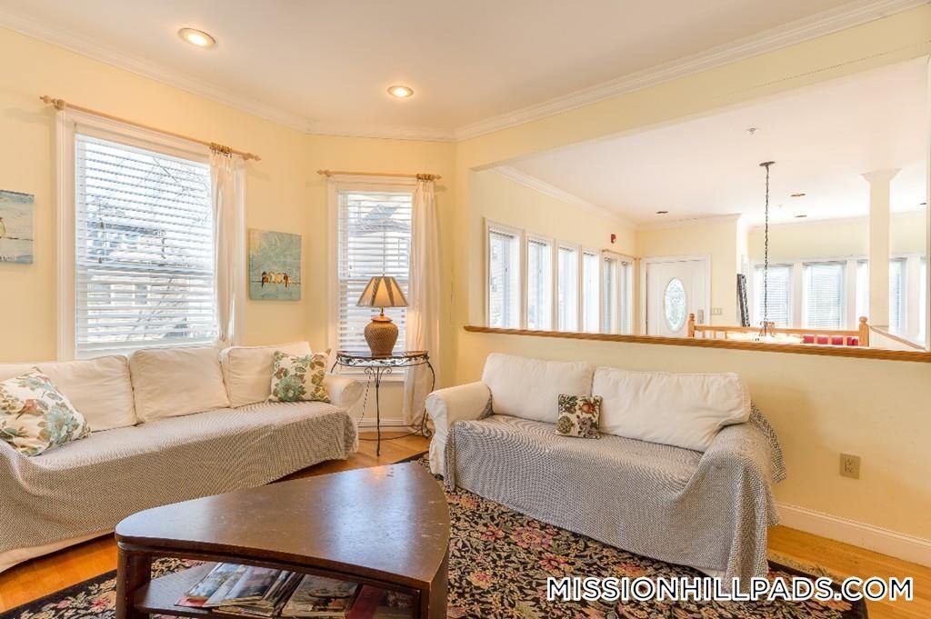 74 Georgia St in Boston, MA - Building Photo