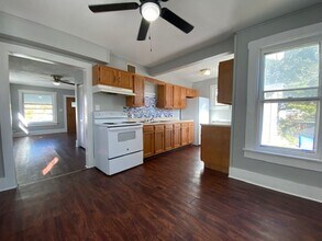 1-198 1/2 E High St in London, OH - Building Photo - Building Photo