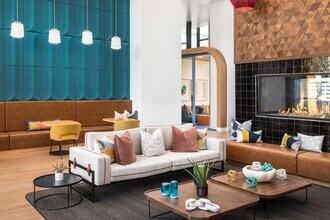 Fellow At Fitz in Aurora, CO - Foto de edificio - Building Photo