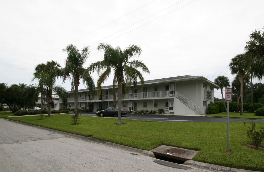 Cambridge House in Sarasota, FL - Building Photo