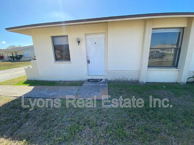 801 SE 5th Ave in Cape Coral, FL - Building Photo - Building Photo