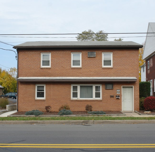 310-312 W Southern Ave in Williamsport, PA - Foto de edificio - Building Photo