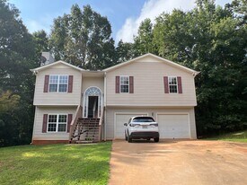 147 Thompson Hill Overlook Dr in Whitesburg, GA - Building Photo