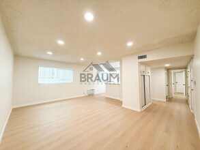 5252 Hermitage Ave in Los Angeles, CA - Foto de edificio - Building Photo