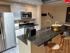 3 W Hollister St, Unit 3 West Hollister St APT 3 in Cincinnati, OH - Foto de edificio - Building Photo