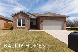 512 Remington Ave in Jones, OK - Building Photo - Building Photo