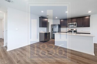 7212 Sparkling Light Dr in Austin, TX - Building Photo - Building Photo