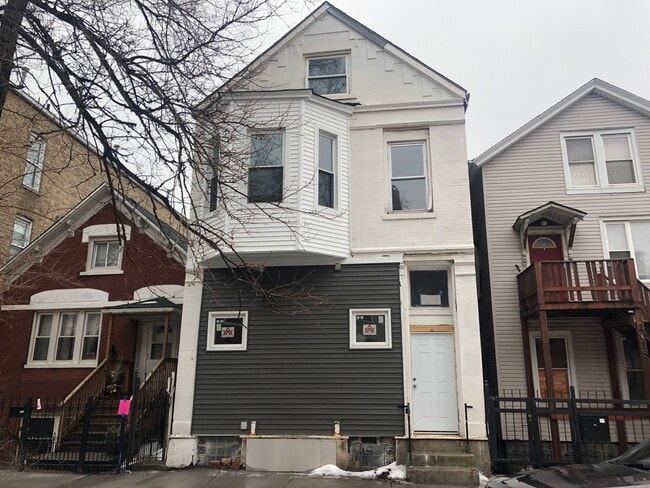 2020 S Washtenaw Ave, Unit 2R in Chicago, IL - Building Photo - Building Photo