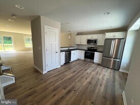 350 W 11th St in Front Royal, VA - Building Photo