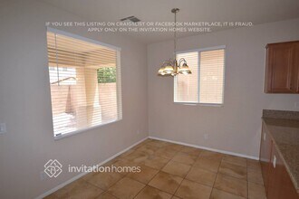 8344 S Pioneer Way in Las Vegas, NV - Building Photo - Building Photo
