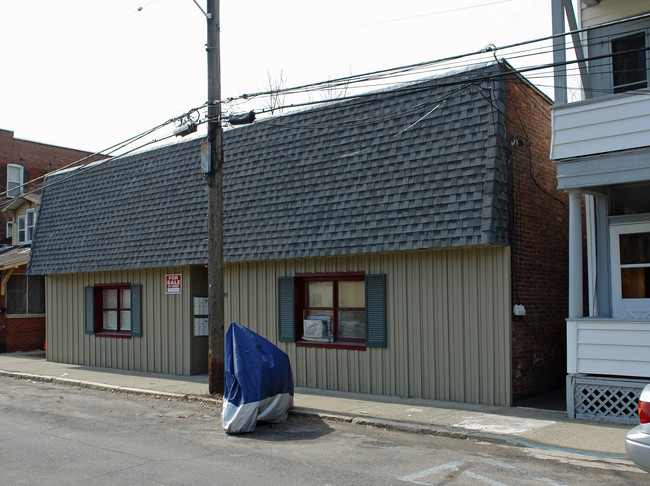 45 Lancaster St in Cohoes, NY - Foto de edificio - Building Photo