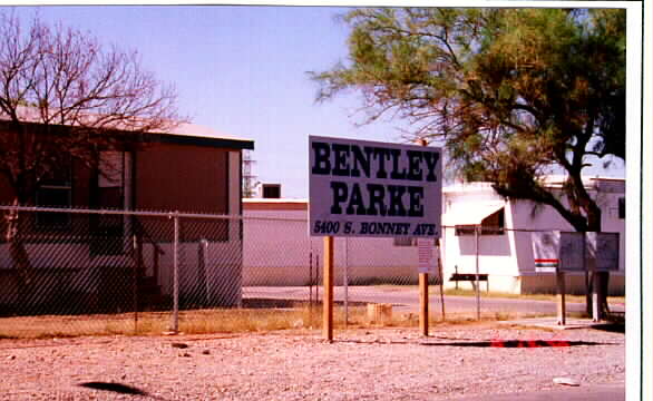 Bentley Parke in Tucson, AZ - Foto de edificio - Building Photo