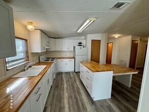 141 Bodie Lister Rd in Wewahitchka, FL - Building Photo - Building Photo