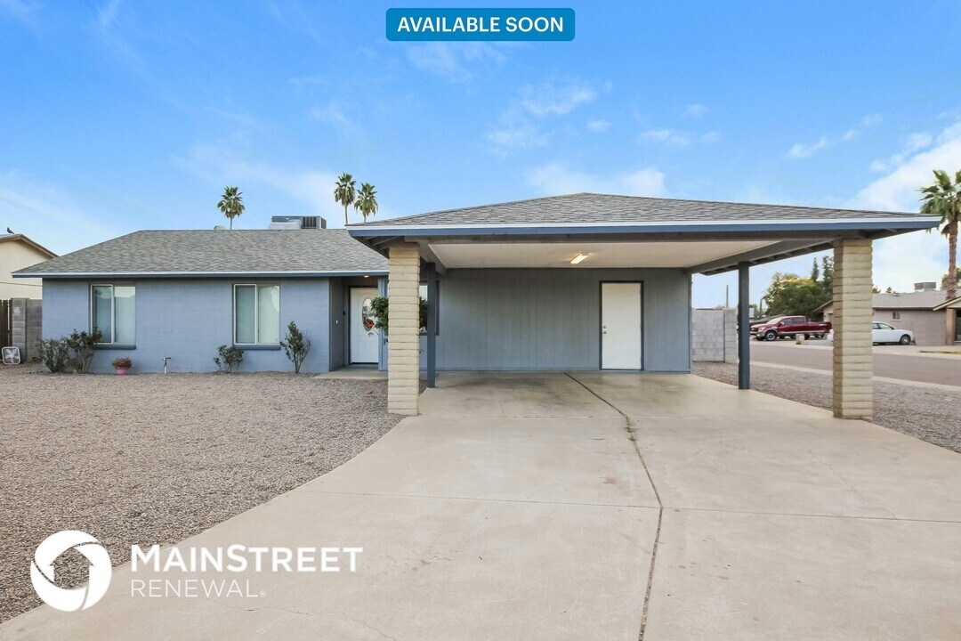 9601 N 55th Dr in Glendale, AZ - Foto de edificio