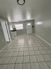 1100-1190 Neptune Dr, Unit 1124 in Ruskin, FL - Foto de edificio - Building Photo