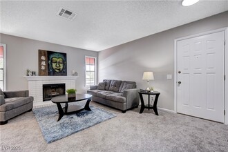 6657 W Tropicana Ave in Las Vegas, NV - Building Photo - Building Photo