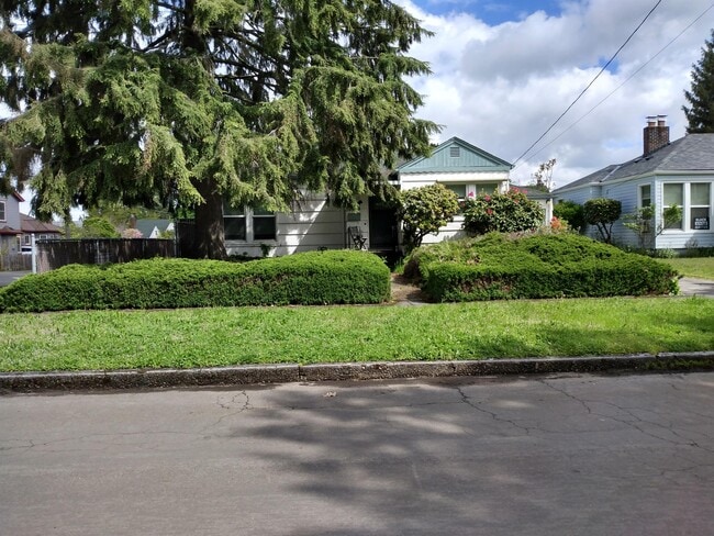 property at 1625 N Holman St