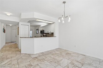 2460 Old Groves Rd in Naples, FL - Building Photo - Building Photo