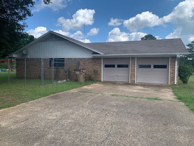 23077 3 Points Dr in Frankston, TX - Building Photo - Building Photo