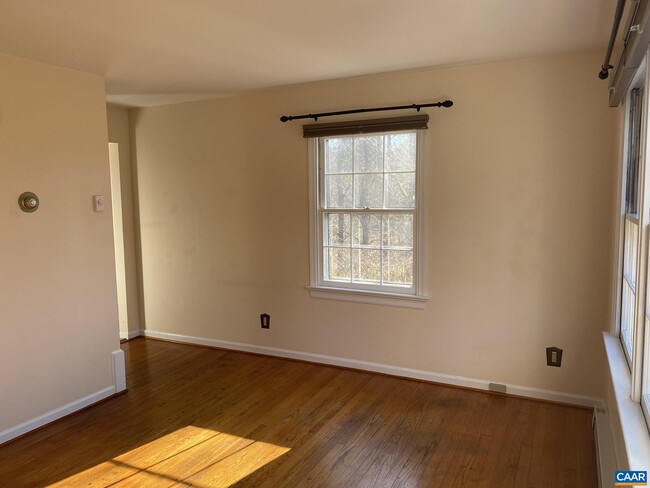 312 Azalea Dr in Charlottesville, VA - Building Photo - Building Photo