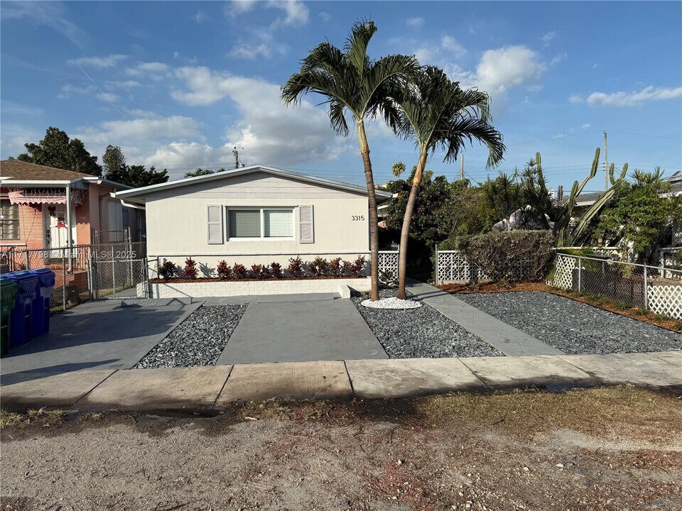 3315 SW 25th Ter in Miami, FL - Foto de edificio