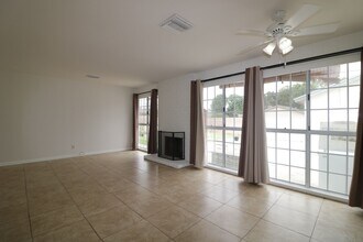 7516 Shoup Ave in Los Angeles, CA - Building Photo - Building Photo