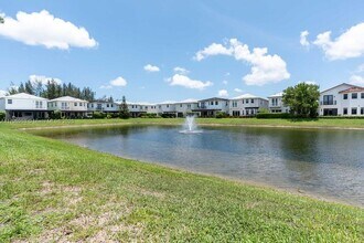 10464 NW 70th Ln in Doral, FL - Building Photo - Building Photo