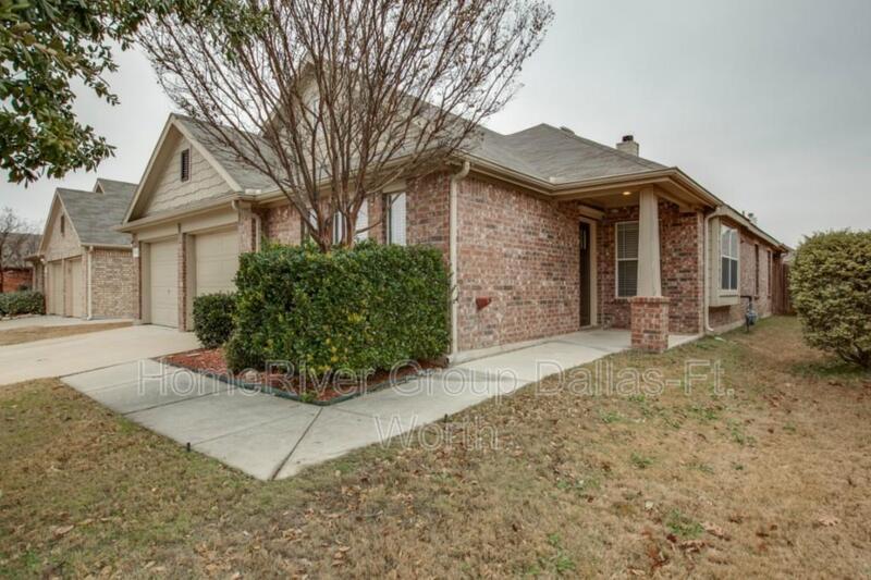 12116 Angel Food Ln in Fort Worth, TX - Building Photo