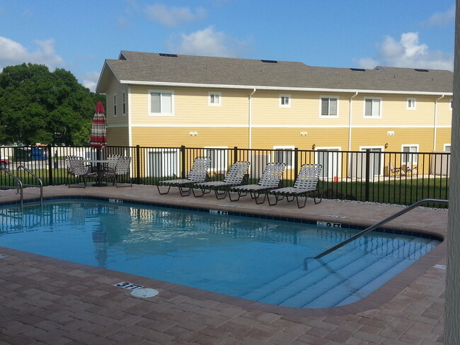 Evergreen Townhomes on Lake Buckeye in Winter Haven, FL - Building Photo - Building Photo