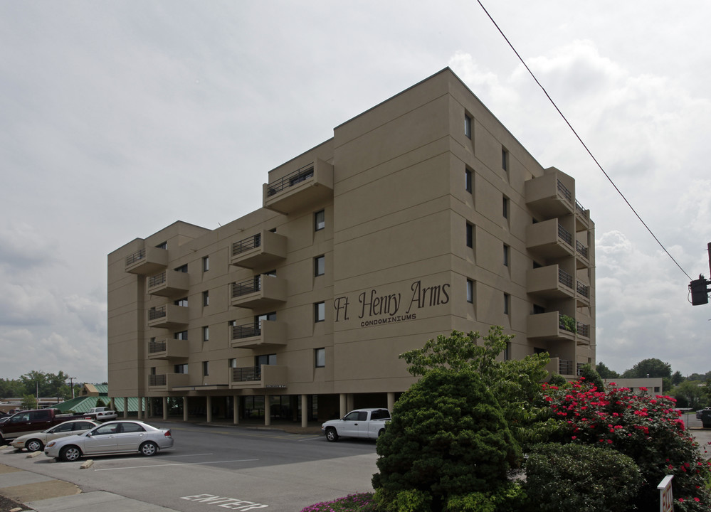 Ft. Henry Arms Condominiums in Kingsport, TN - Building Photo