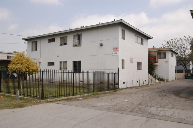 6822 Morella Ave in North Hollywood, CA - Building Photo - Building Photo