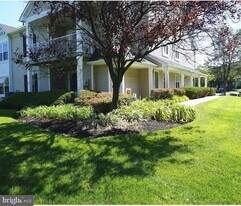 4003A Saxony Dr in Mount Laurel, NJ - Building Photo