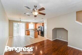 2326 Sunset Bluff Dr in Jacksonville, FL - Building Photo - Building Photo