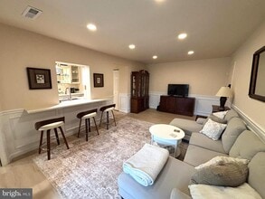 8310 Tobin Rd in Annandale, VA - Building Photo - Building Photo