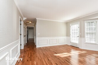 315 Spindletree Trce in Roswell, GA - Building Photo - Building Photo