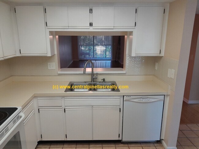 3077 Casa Del Sol Cir in Clearwater, FL - Building Photo - Building Photo