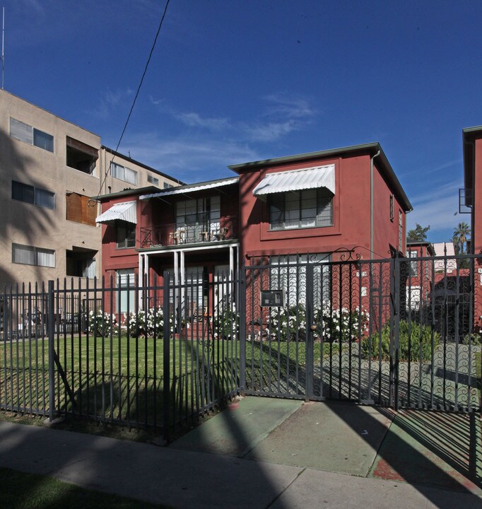 5323 Russel Ave in Los Angeles, CA - Building Photo