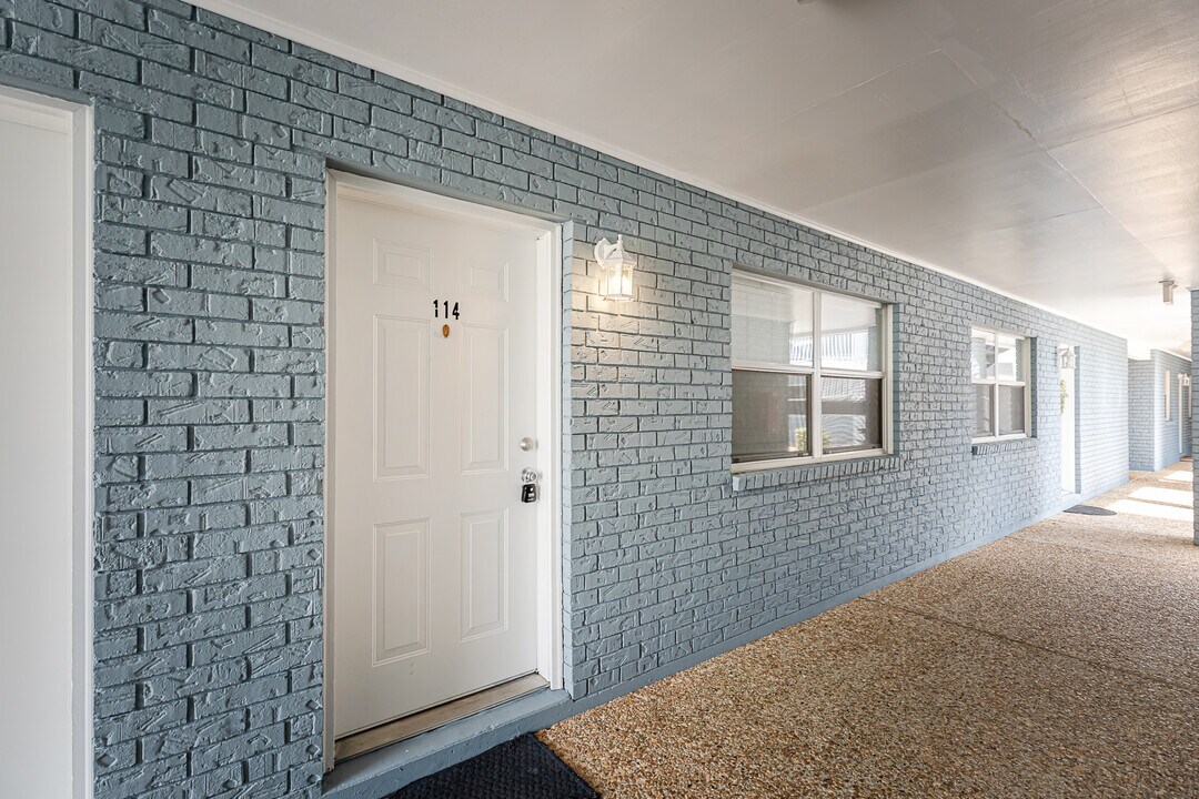 1282 Beach Blvd in Biloxi, MS - Building Photo