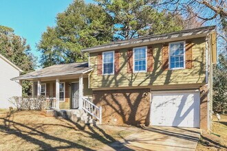 3230 Pearce Ct in Stonecrest, GA - Building Photo - Building Photo