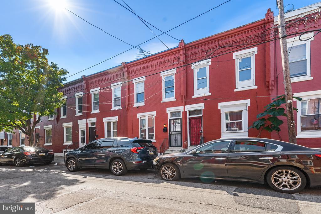 1732 French St in Philadelphia, PA - Building Photo