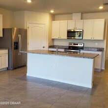 1925 Deep Lk Cir in New Smyrna Beach, FL - Building Photo - Building Photo