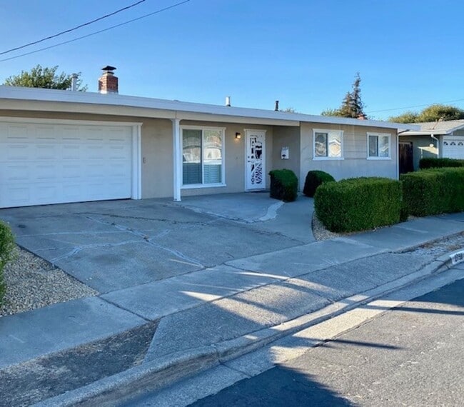 property at 2759 Broadmoor Ave